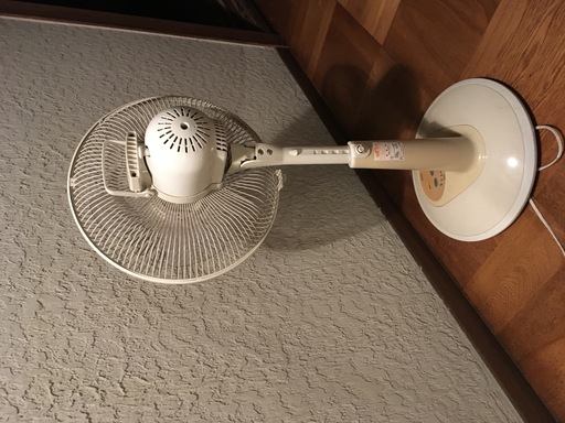 Yuasa 扇風機 ３０cm 取説付 リモコン付 使用中のボタン電池付属 電池部フタ欠 作動品 中古 シーチャマ 桜新町の季節 空調家電 扇風機 の中古あげます 譲ります ジモティーで不用品の処分