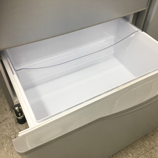 AQUA　3ドア冷蔵庫　AQR-261A