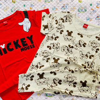 ミッキーマウスのTシャツ (2枚セット)