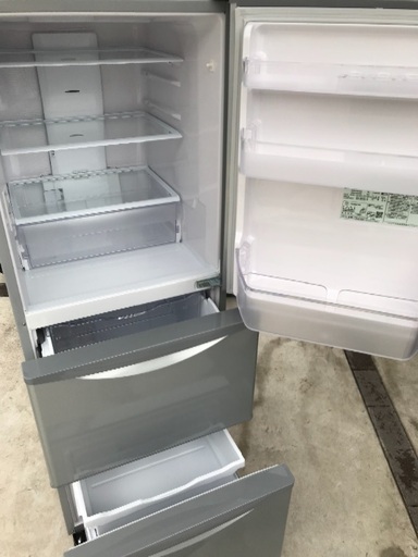取引中2014年製日立冷凍冷蔵庫3ドア美品。千葉県内配送無料。設置無料。