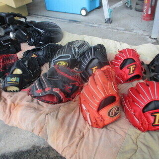 ☆美品☆　野球　グローブ　バット　軟式・硬式ボール　キャッチャーミット　キャッチャーセット