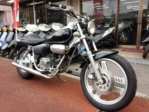 NO.2752　マグナ５０ （ＭＡＧＮＡ）　４サイクル クラッチ付き４速ミッション　スラッシュカットマフラー　ブラック　☆彡