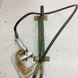 亀倉精機 パイプ圧着機 EP-700 ケースふた破損あり【リライズ野田愛宕