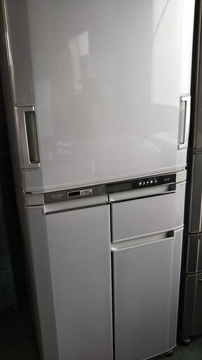 ４枚ドア冷蔵庫　SHARP　大型冷蔵庫　４２５L