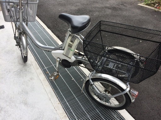 地域限定　ブリヂストン　アシスタワゴン　三輪　新基準　8,9AH　パスワゴン　ビビライフ　神戸市　電動自転車
