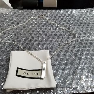GUCCIシルバーネックレス新作