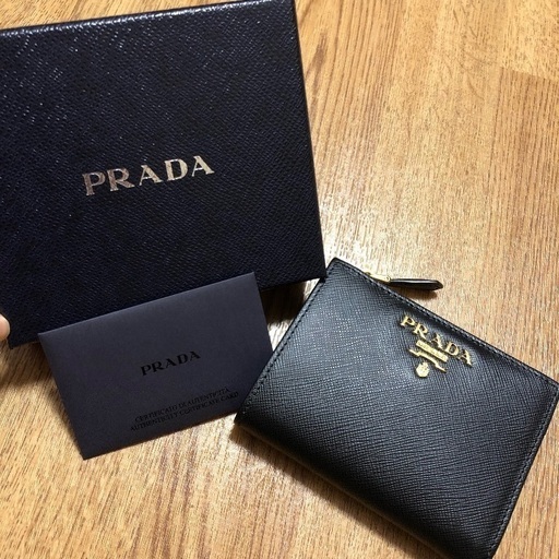 PRADA プラダ サフィアーノレザー 二つ折り財布