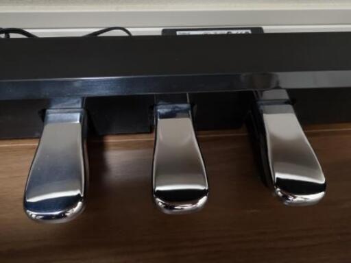 ローランドコンパクト高級電子ピアノDP990RF