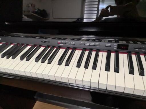 ローランドコンパクト高級電子ピアノDP990RF