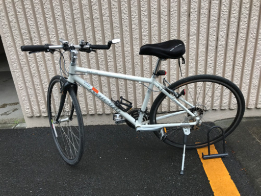綺麗なクロスバイク 付属品付き
