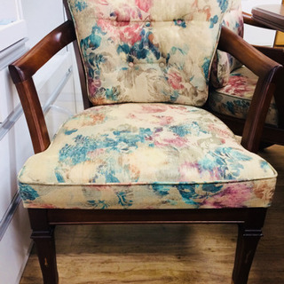 マルニ大工のダイニング５点セットです。