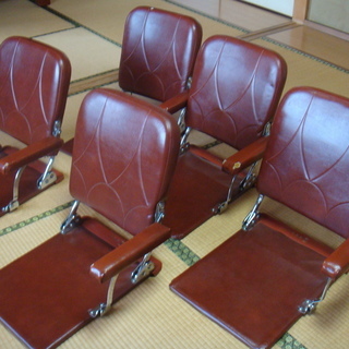 中古茶色ビニールレザーの座椅子１２脚値下げ致しました。 1台