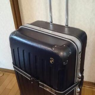 ◆交渉中◆【スーツケース】 
Lサイズ ネイビー 難あり