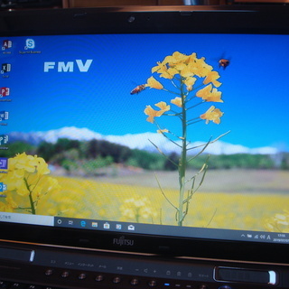 (商談中)ノートパソコン Fujitsu AH700/5BL 新...