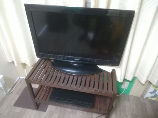 テレビ·録画器（台セット）