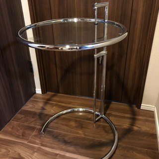 アイリーングレイのサイドテーブル クリアガラス Amazon｜サイドテーブル おしゃれ 丸 テーブル ガラステーブル カフェ