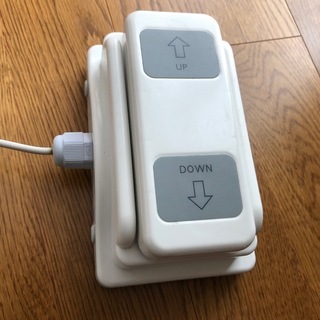 電動 昇降 マッサージ ベッド  施術台 (有孔) ホワイト ワールドジェイビー