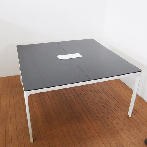 IKEA イケア 大型正方形 ミーティングテーブル 良品 140×140cm コンセントボックスあり 会議机 (GA68)