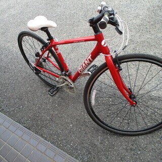 8月限定特価!!【エコプラス小倉南店】GIANT クロスバイク ESCAPE R3 3×8速 中古車☆スタッフ向井おすすめ