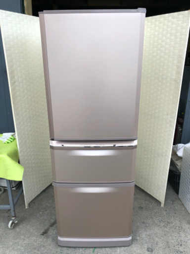 2015年製ピンク色の可愛い3ドア冷蔵庫☝️