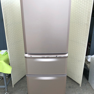 🌈2015年製💞ピンク色の可愛い3ドア冷蔵庫☝️😊