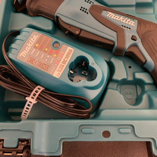 《新品》マキタ(Makita) 充電式レシプロソー 10.8V 1.3Ah 本体付属バッテリー1個搭載モデル JR101DW
