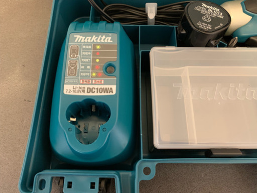 《新品》マキタ(Makita) 充電式インパクトドライバ 10.8V 1.3Ah 青 バッテリー2個付き TD090DWX