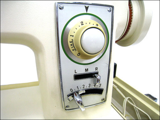 PayPay可 手稲リサイクル BROTHER/ブラザー ミシン ZU2-B610 M57704113 昭和 レトロ アンティーク ￥11,800 PayPay可 手稲リサイクル BROTHER/ブラザー ミシン ZU2-B610 M57704113