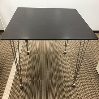 正方形のテーブル