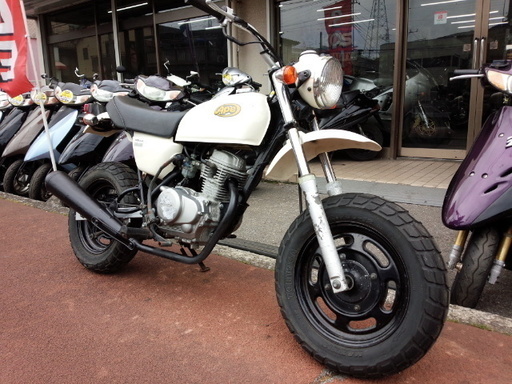 NO.2768　エイプ５０ （ＡＰＥ）　クラッチ付き５速ミッション車　ホワイト　☆彡