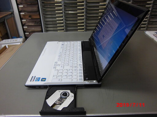 ノートパソコン NEC LaVie PC-LL750HS6W | kerone.com