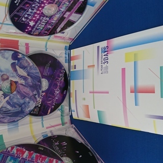 乃木坂46のブルーレイ6th YEAR BIRTHDAY LIVE 2018.07.06-08 JINGU STADIUM＆CHICHIBUNOMIYA RUGBY STADIUMポストカード（未開封）・トレーディングカード（未開封）特典付＜完全生産限定豪華盤＞（コンプリートBOX）