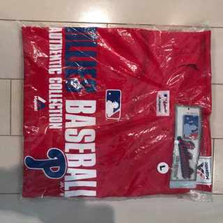 アメリカの野球チームフィリーズのTシャツ