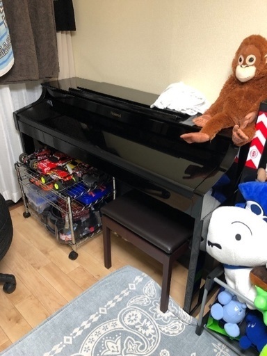 電子ピアノRoland 椅子付き❣️多少傷あり。