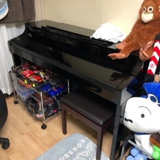 電子ピアノRoland 椅子付き❣️多少傷あり。
