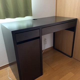 Ikeaの勉強机／デスク