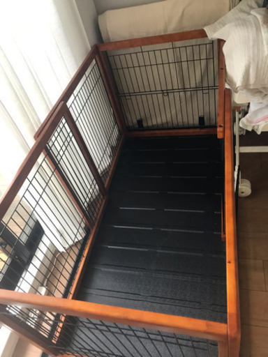 ペットゲージ、トイレ、エサ入れのセット