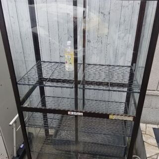 ガラス温室です