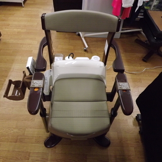 美品 パナソニック 家具調トイレ シャワポット 2017年製 PN-L21525 介護用品 ひじ掛け昇降 温水洗浄　札幌　西岡店　