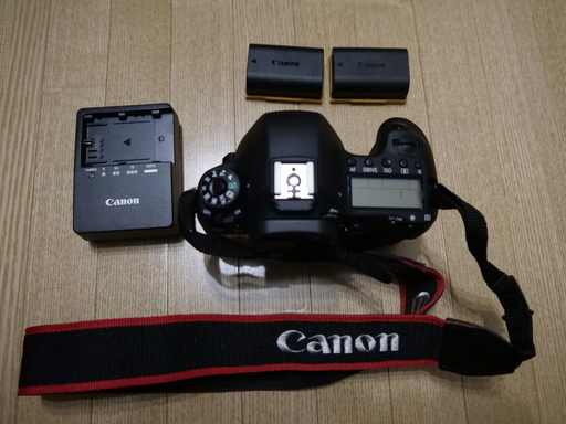 キャノン製　デジタル一眼レフカメラ　EOS 6D　フルサイズ入門機　ボディのみ