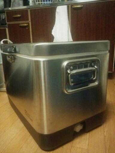 値下げステンレス クーラーボックス 51L | juniorssantperemd.com