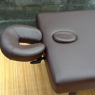 【おすすめ品・1台限り】良品！手動昇降マッサージベッド、エステベッド　185×75×高さ52～92㎝　セブンビューティの製品　配達もします