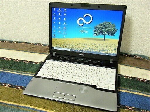 12.1型液晶/重さ1.39kg♪移動用/高速☆彡新品✨SSD120GBメーカー保証付き/MS Office✎/メモリ4GB♪/2コアCPU♪/高速！USB3.0/マイク内臓/すぐ使えるWin10メディア作成ツール付/すぐ繋がるWi-Fi/点検整備清掃済み/FUZITSU MP702
