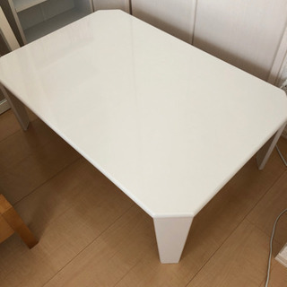 折りたたみ式白のローテーブル