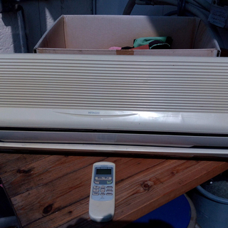 HITACHI 日立冷暖房エアコン2.8kw 12畳前後 RAS-28RX 2003年 HITACHI 日立冷暖房エアコン2.8kw 12畳前後 RAS-28RX 2003年