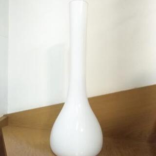 【値下げ】花瓶 ガラス製 白 状態良