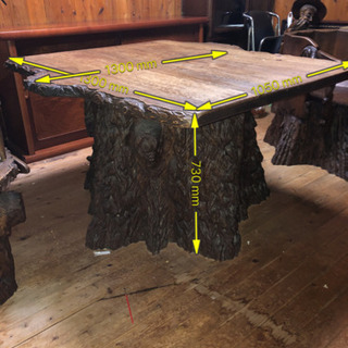 木のテーブル 