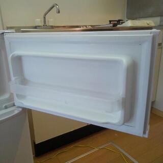 2016年製　2ドア冷蔵庫　90㍑　中国製 2016年製 2ドア冷蔵庫 90㍑ 中国製