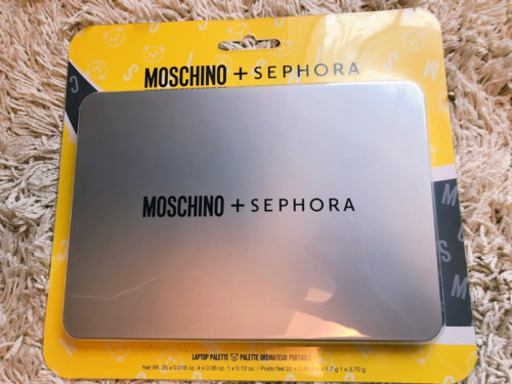 MOSCHINO laptop型アイシャドウ pallet ♡