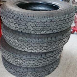 145R13 8PR 300キロ使用のバリ山です。 145R13 8PR 300キロ使用のバリ山です。 【公式通販】